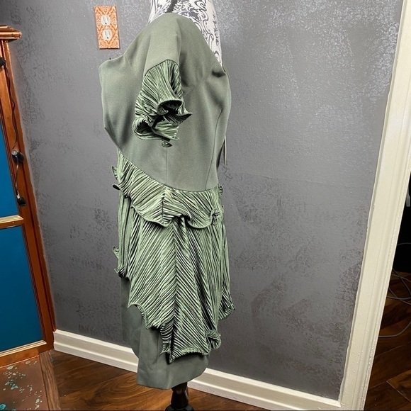 La Maison Talulah Off Shoulder Mini Dress olive green, ruffled, mixed media - Picture 7 of 11